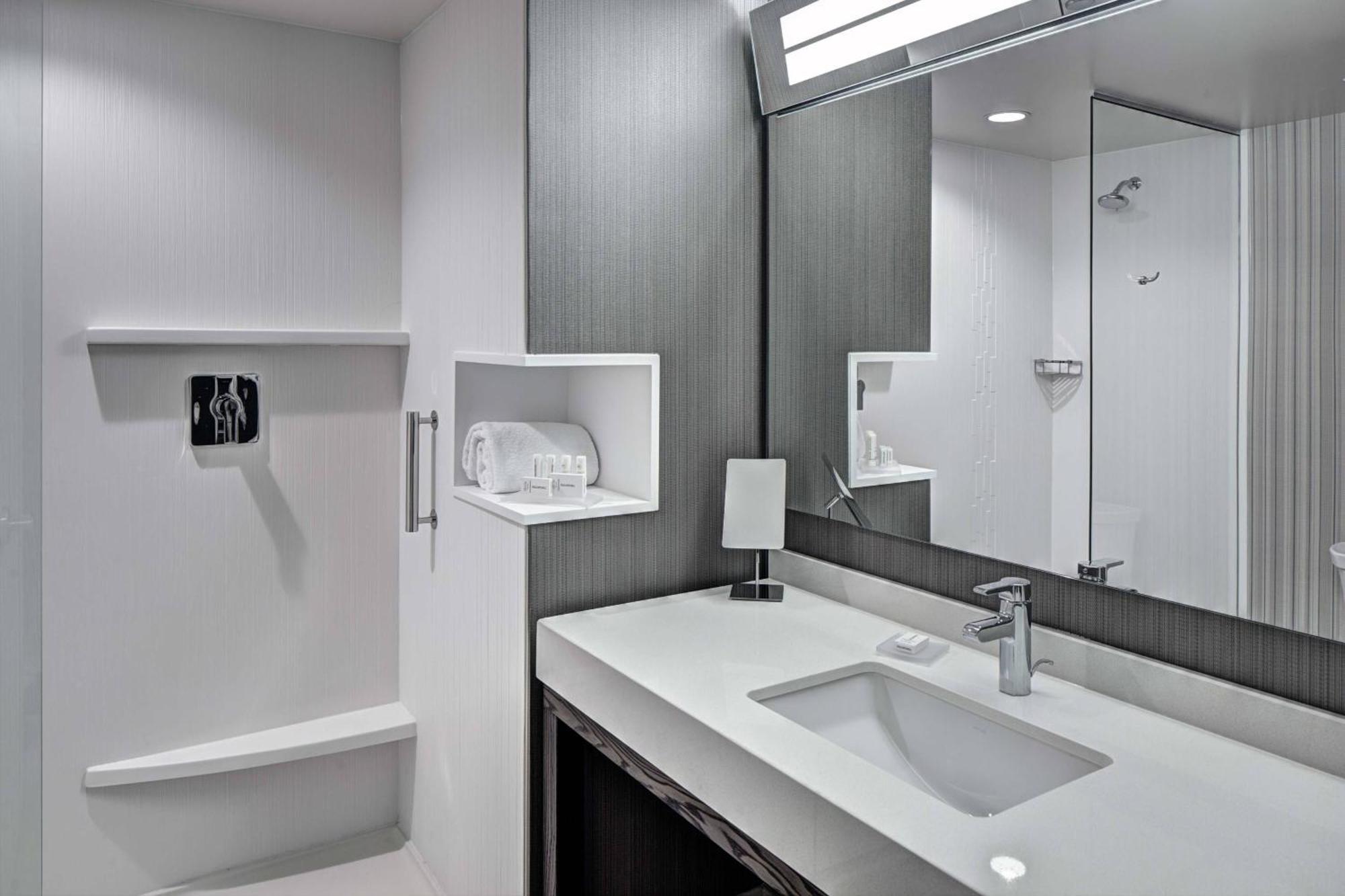Courtyard By Marriott Appleton Riverfront Ngoại thất bức ảnh